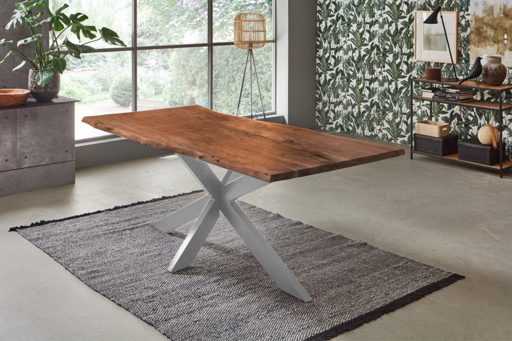 Esstisch Baumkante Akazie nussbaumfarben 160 x 85 cm Spider-Gestell silber TABEA