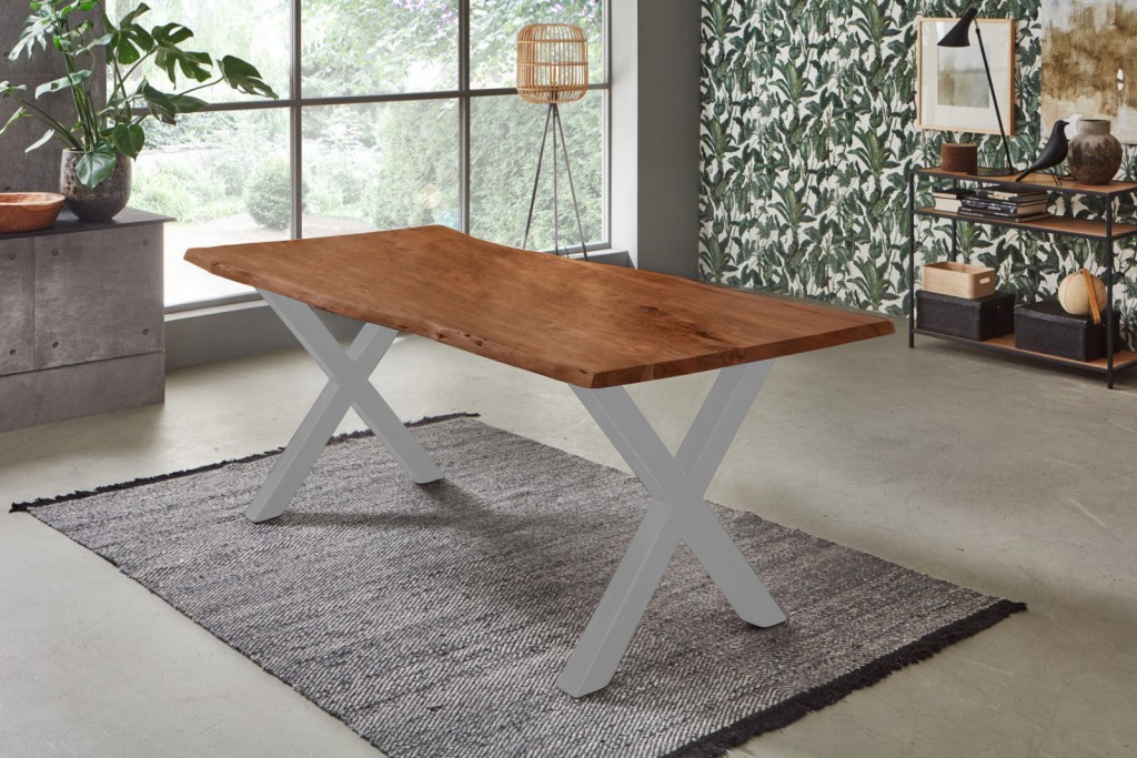 Esstisch Baumkante Akazie nussbaumfarben 160 x 85 cm X-Gestell silber FREDERIK