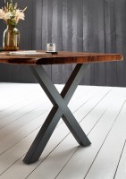 Vorschau: Esstisch Baumkante massiv Akazie nussbaumfarben 240 x 100 schwarz X-Gestell XEREZ Vorschau: Esstisch Baumkante massiv Akazie nussbaumfarben 240 x 100 schwarz X-Gestell XEREZ